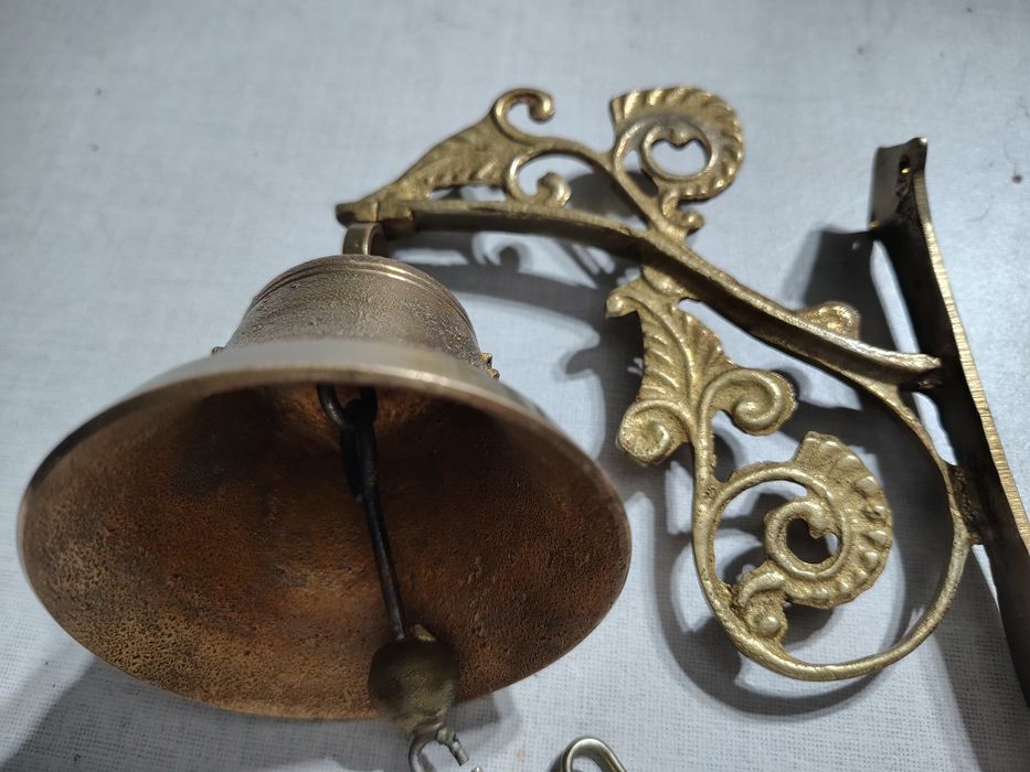 Mosiężny dzwon ścienny