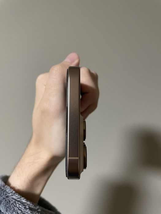 iPhone 16 Pro Max 256GB Desert Titanium • Neverlock • Фізична SIM