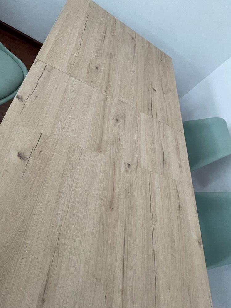 Mesa de jantar extensível da Conforama - Semi-nova