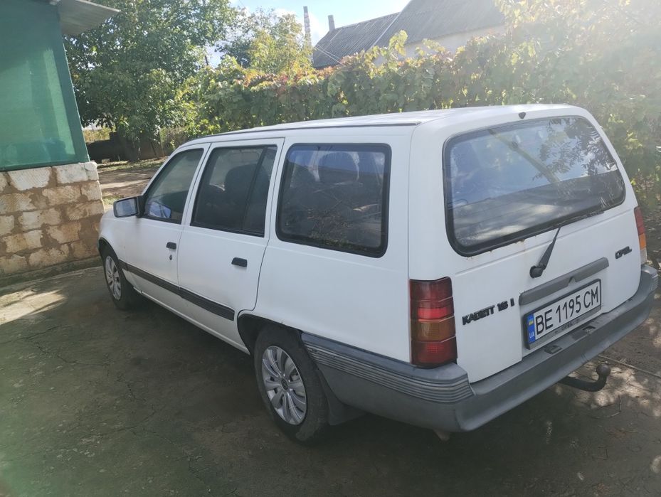 Опель кадет 1990