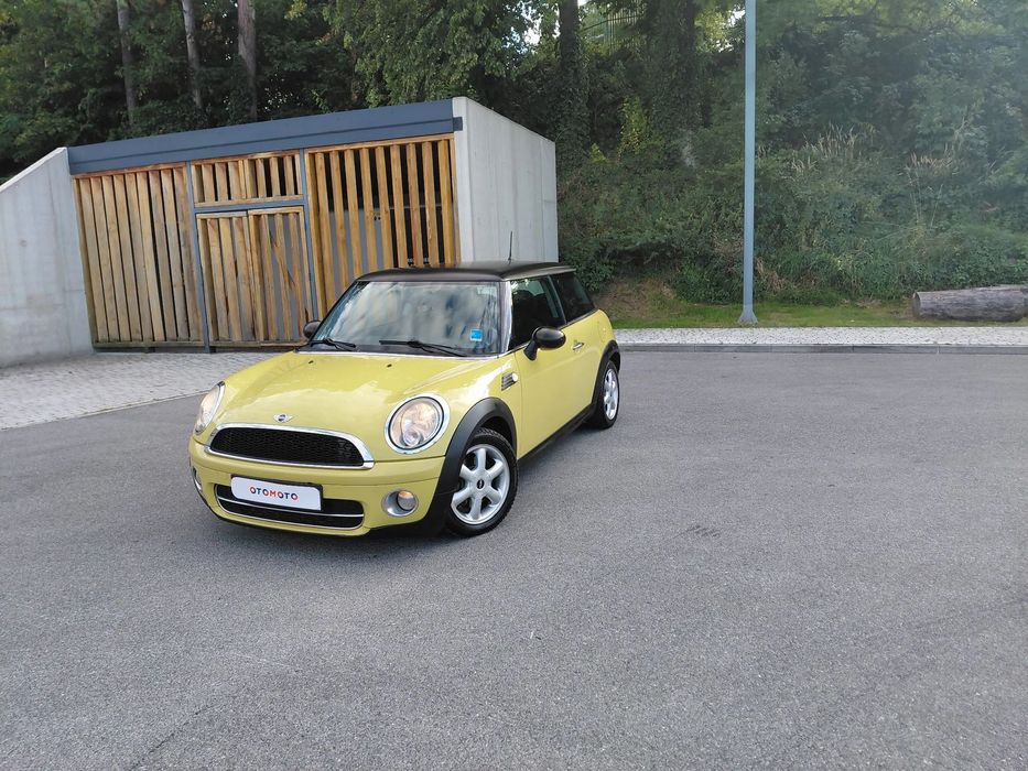 MINI ONE Atrakcyjny wygląd 2 właściciel Stan b.dobry