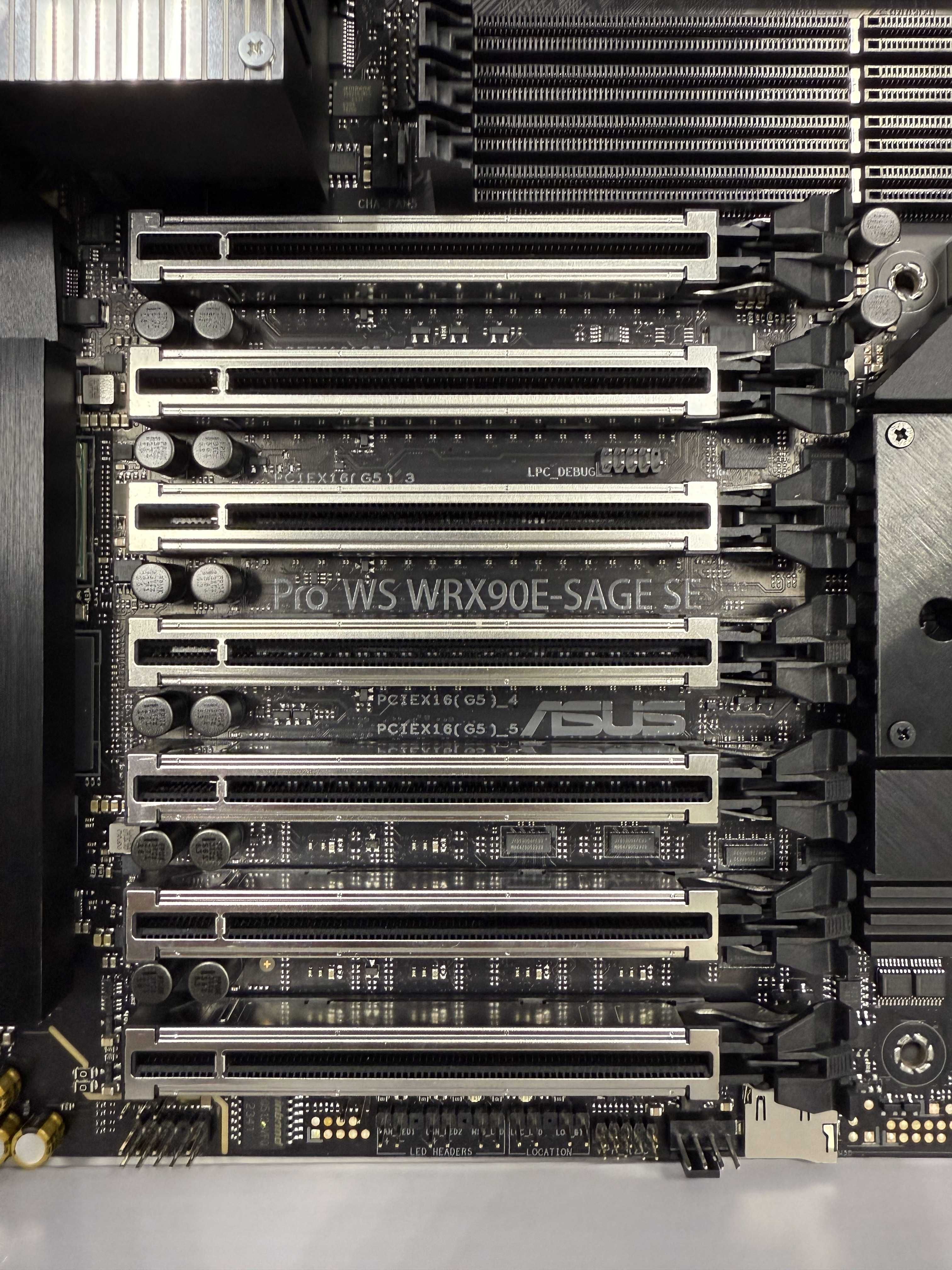 Asus Pro WS WRX90E-SAGE SE sTR5 WRX90 8xDDR5 M.2 EEB (90MB1FW0-M0EAY0)