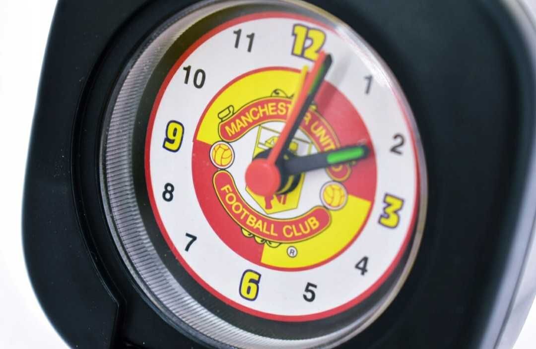 Часы с логотипом Манчестер Юнайтед