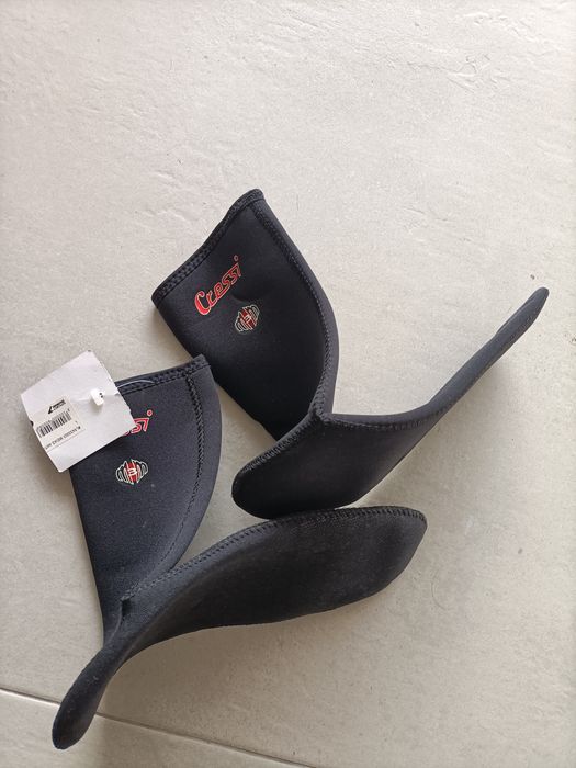 Botas e meias de  mergulho