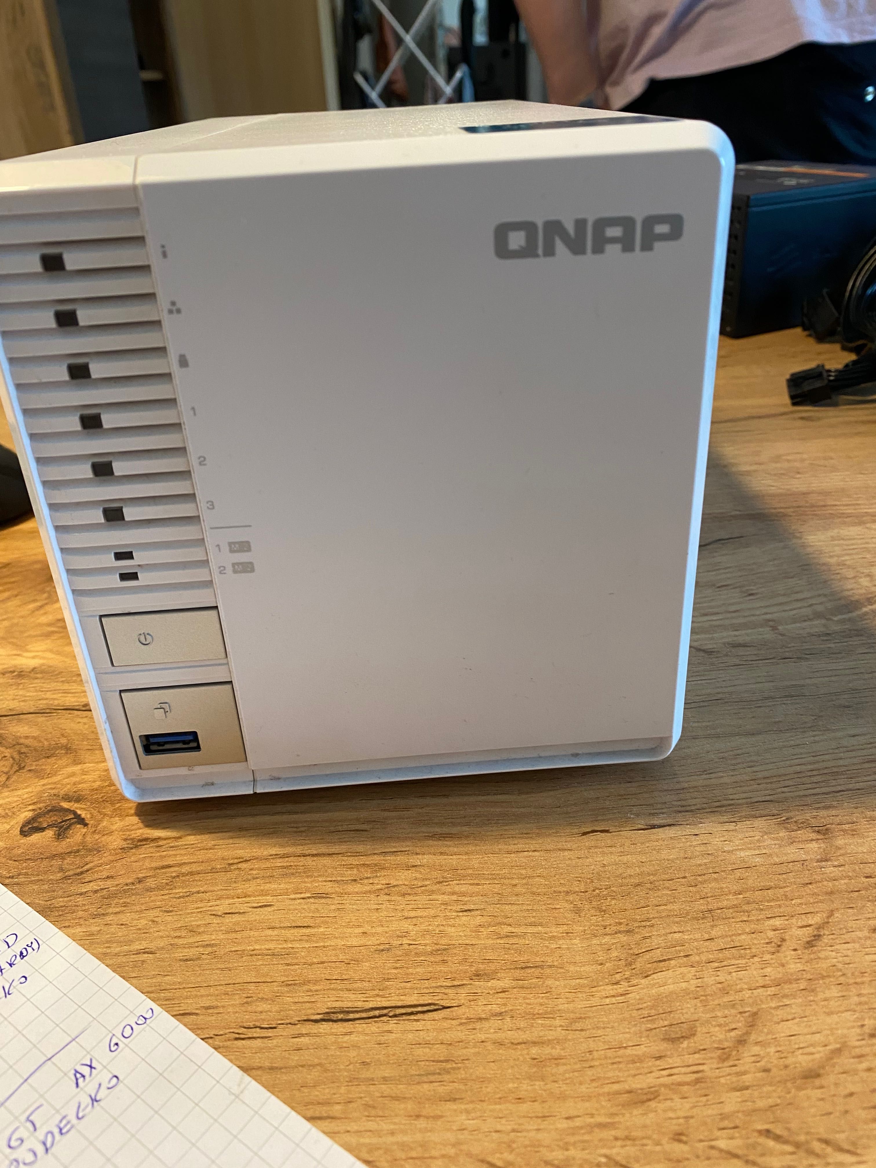 Qnap TS-351 plus 3 dyski 1 TB