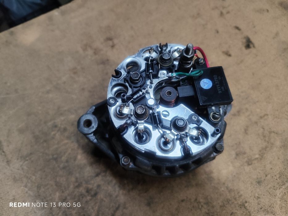 Генератор Ваз 21213,21214,2104,2107 інжектор,нива тайга. Оригінал 80А.