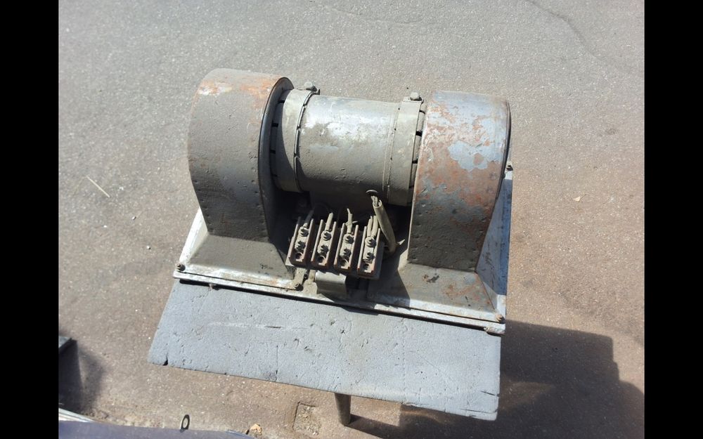 Продам вытяжку улитку 220/380V,моторы220/380V.