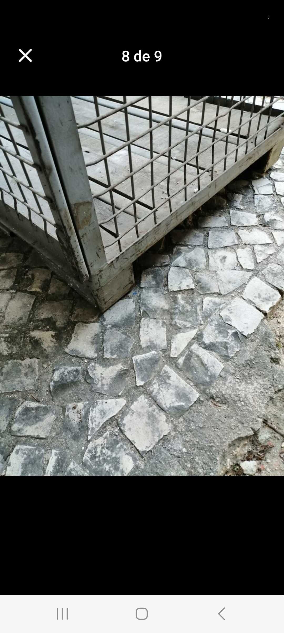 Caixa/palete /grade em metal.