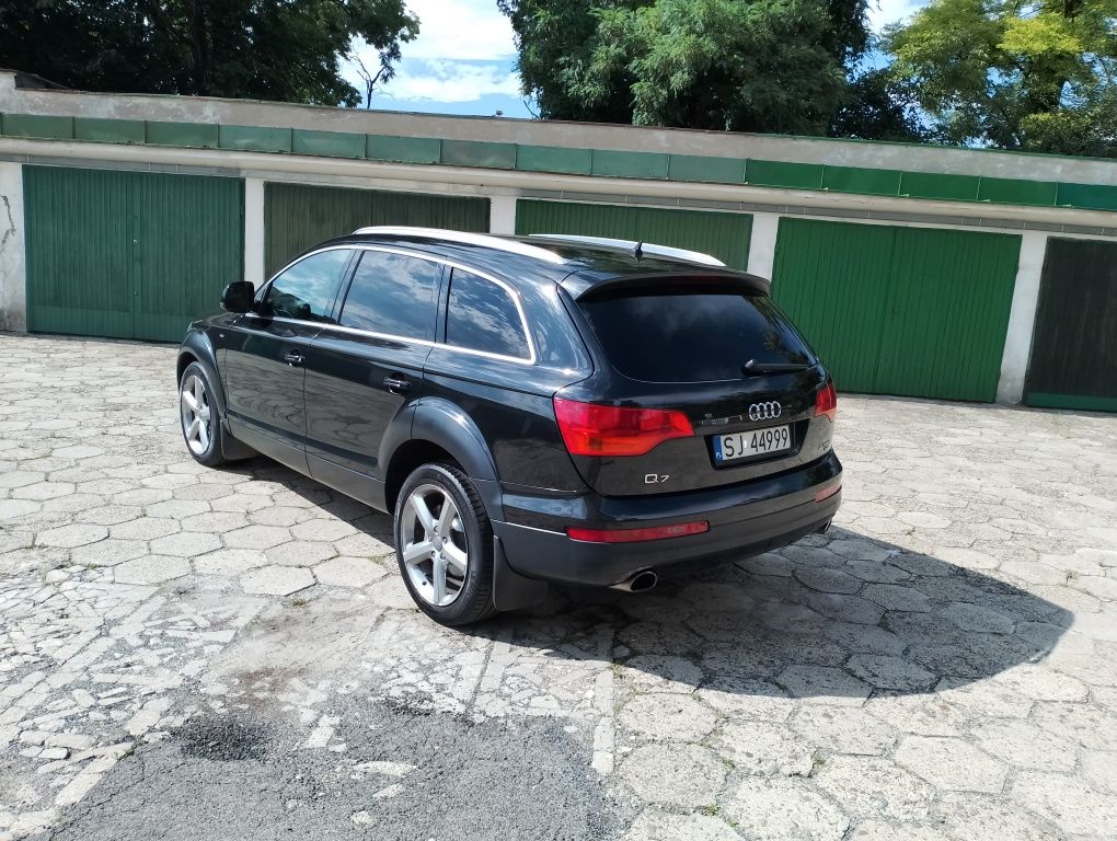 Sprzedam Audi Q7 2X S-Line 3.0 TDI Quattro 207 tys przebiegu