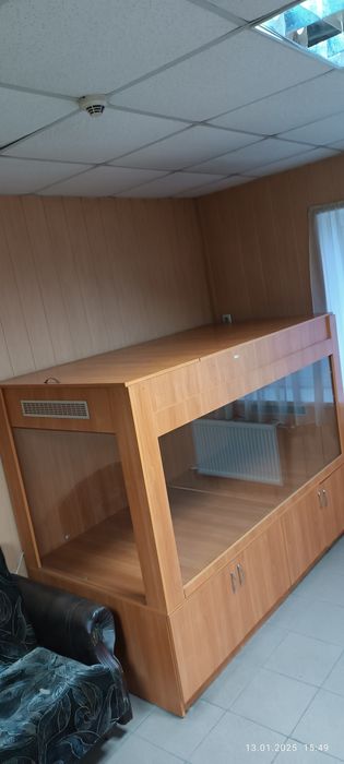 Тераріум великий з тумбами. Б/У.