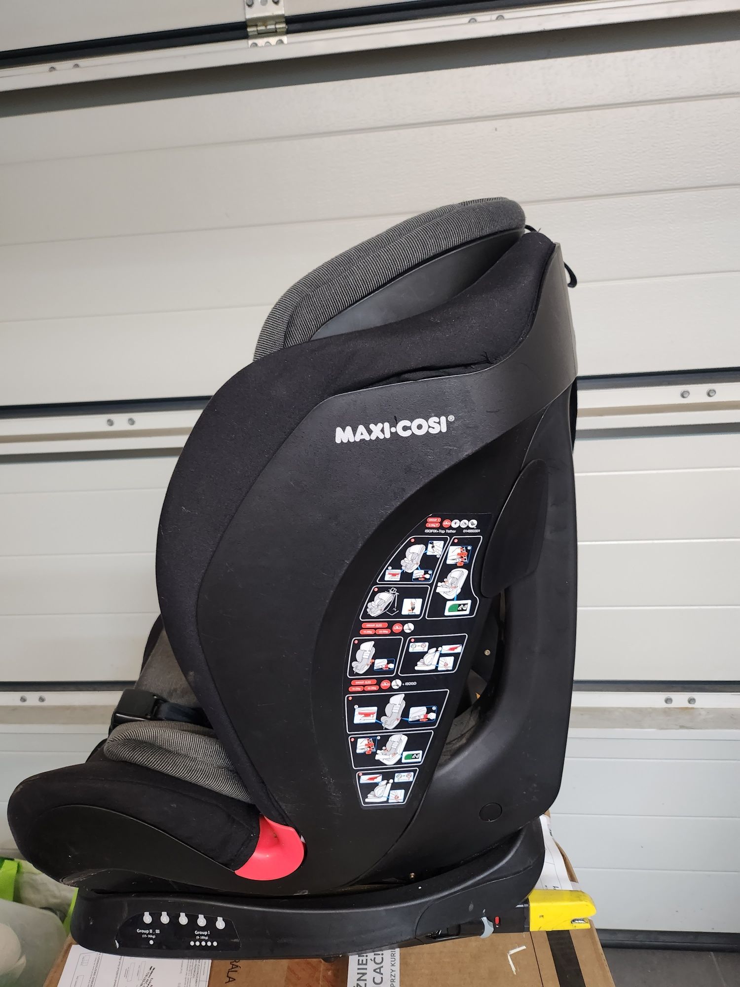 Fotelik samochodowy Maxi Cosi Titan Nomad Black 9-36 kg