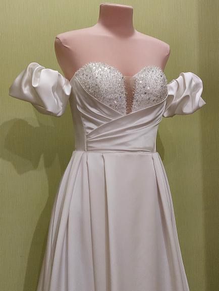 Suknia ślubna gładka