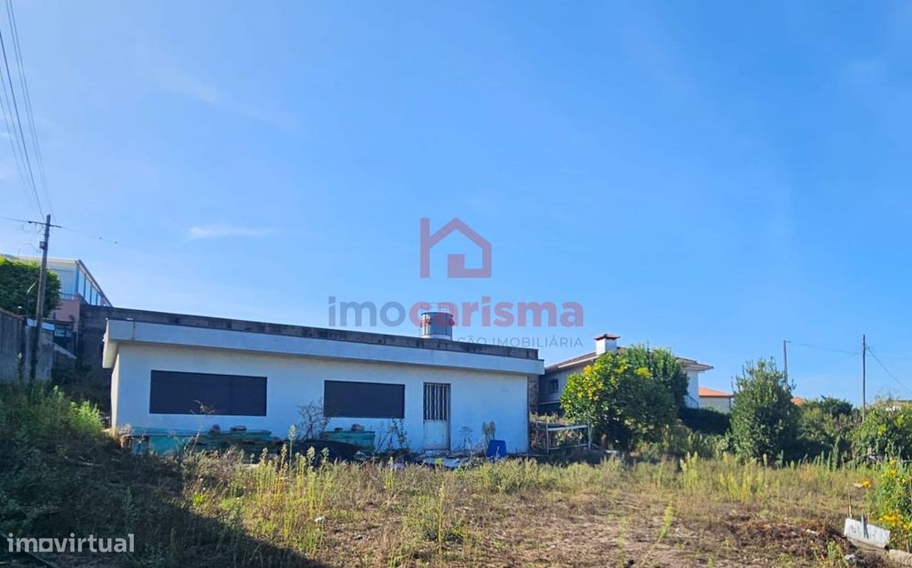 Terreno para Construção com 930m2 em Vila das Aves, Santo Tirso