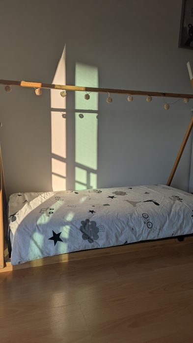 Estrutura da cama Montessori + colchão 70x140cm + edredon com capa
