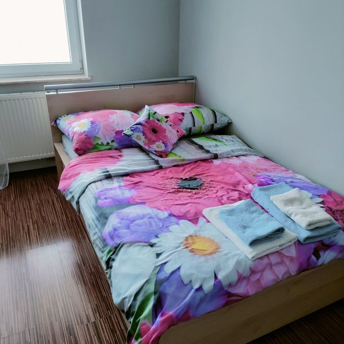 Duże mieszkania dla pracowników z kuchnią łazienką wyposażone nowe