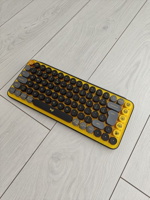 Klawiatura Logitech POP Keys + dodatkowa w zestawie