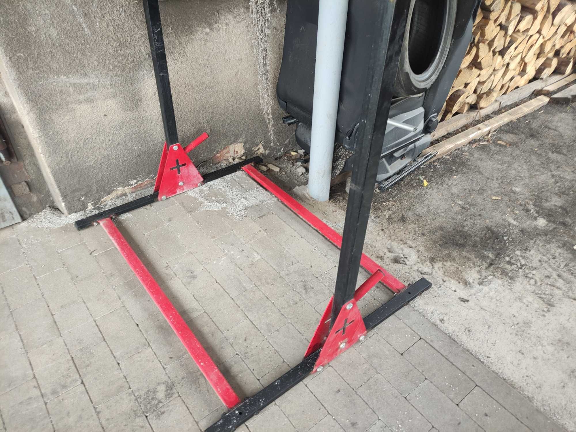 Drążek stacjonarny do podciągania z uchwytami dip Zider
