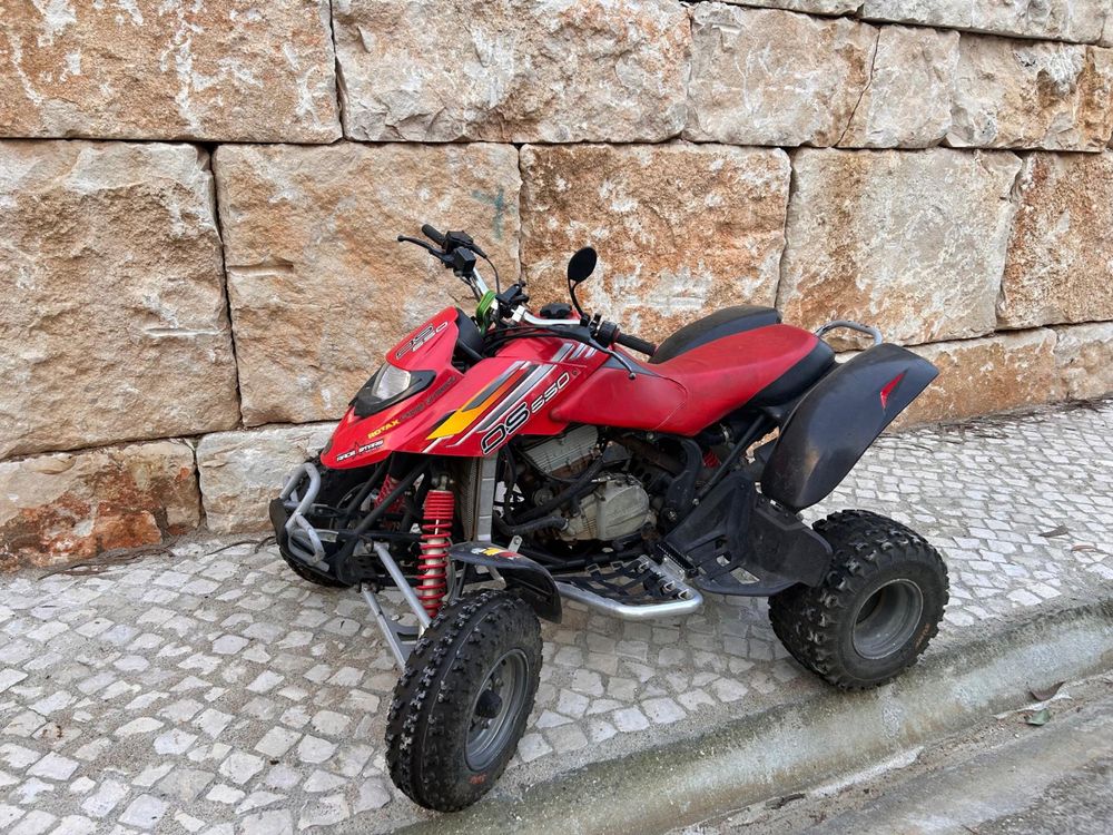 Moto 4 em bom estado Bombardie
