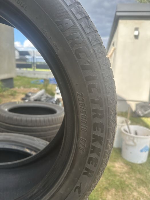 Opony zimowe Artictrekker 235/50R18