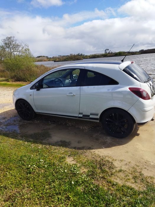 Opel corsa black edition