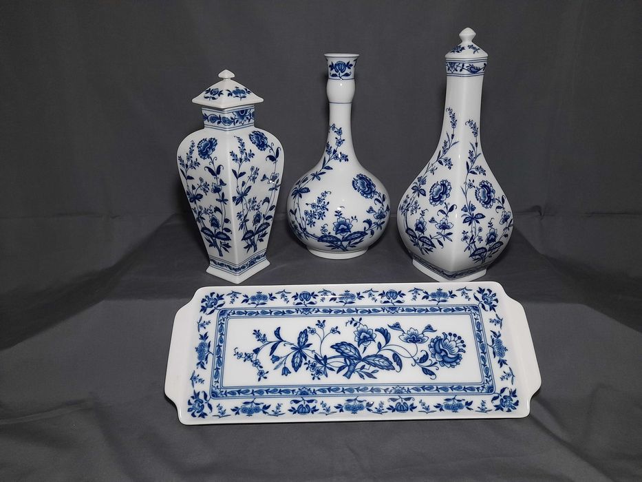 Vista Alegre Margão- Torteira, Caixa Diogo, jarra gargalo e Bristol