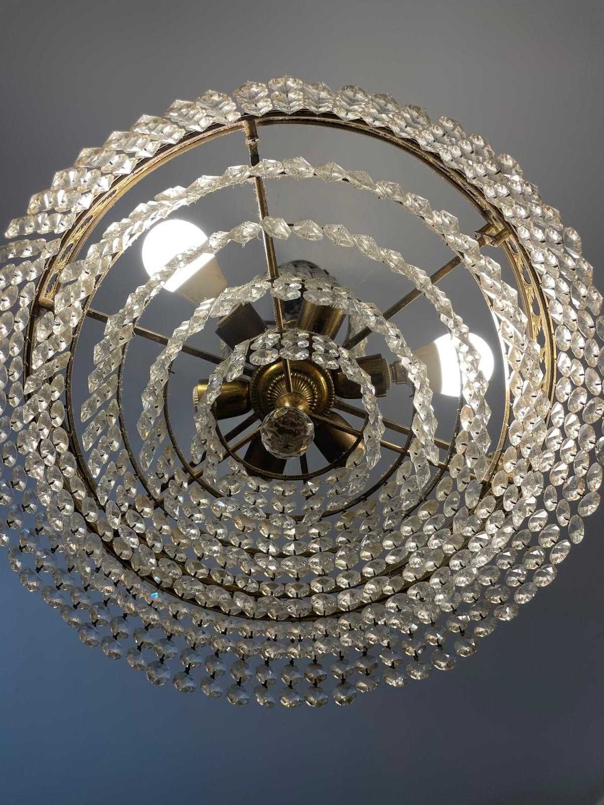 Lustre em meio cristal
