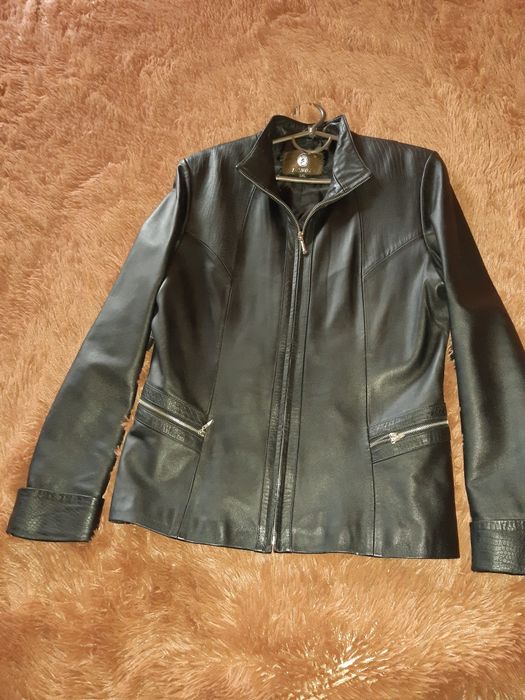Куртка жіноча  шкіряна