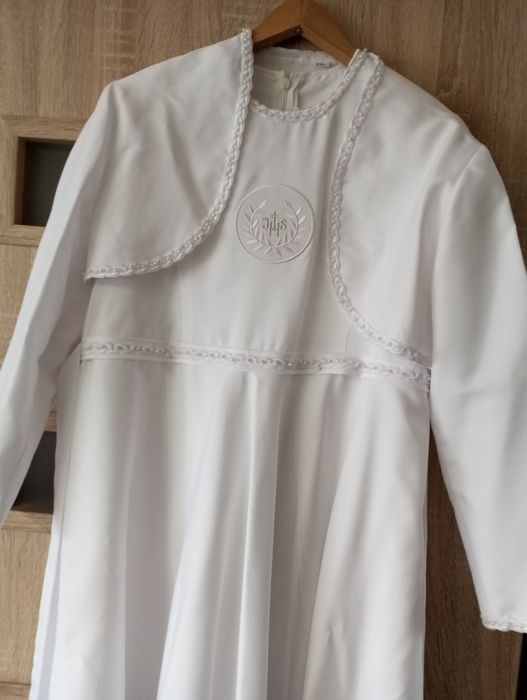 Sprzedam albę komunijną z bolerkiem.
