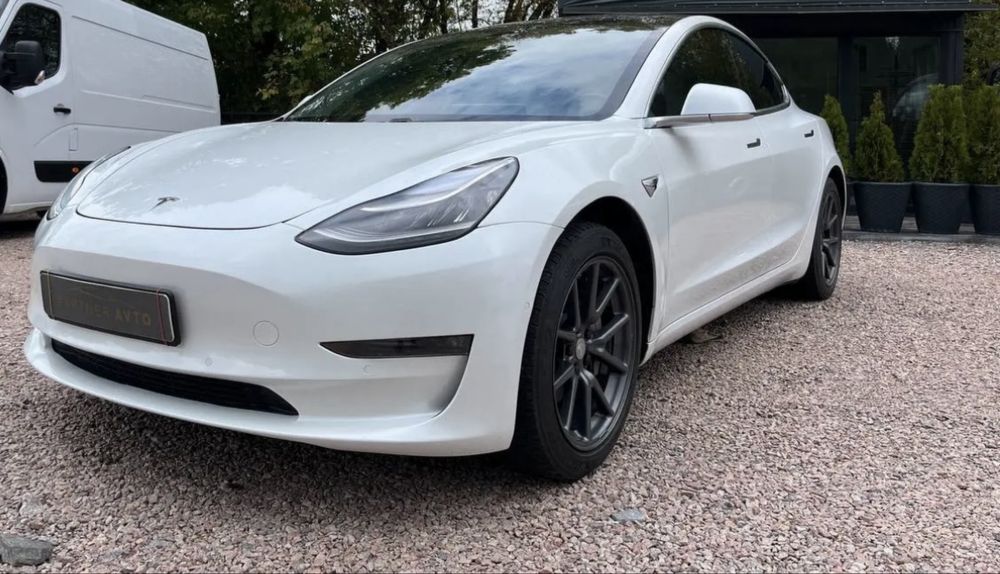 Оренда tesla для таксі 460+ км