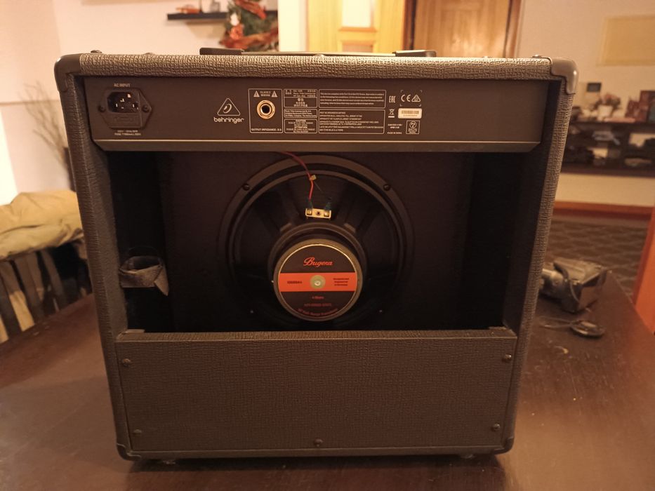 Amplificador Behringer HA 40R - Excelente Estado + Footswitch FS-1