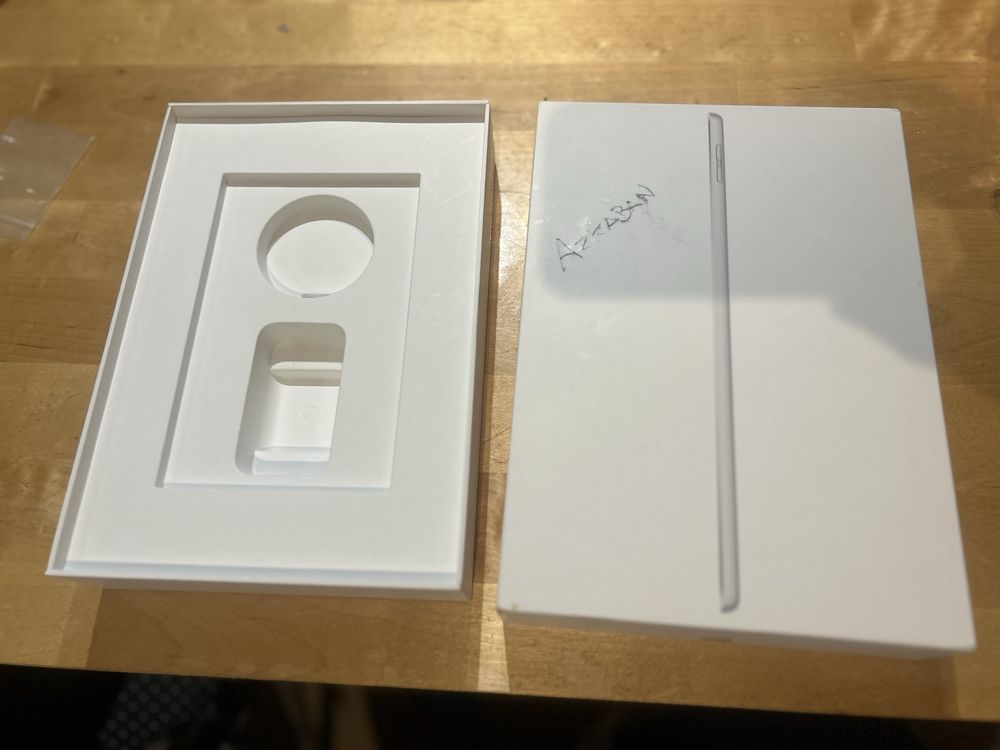 Box ipad 9th generation 64 GB silver
