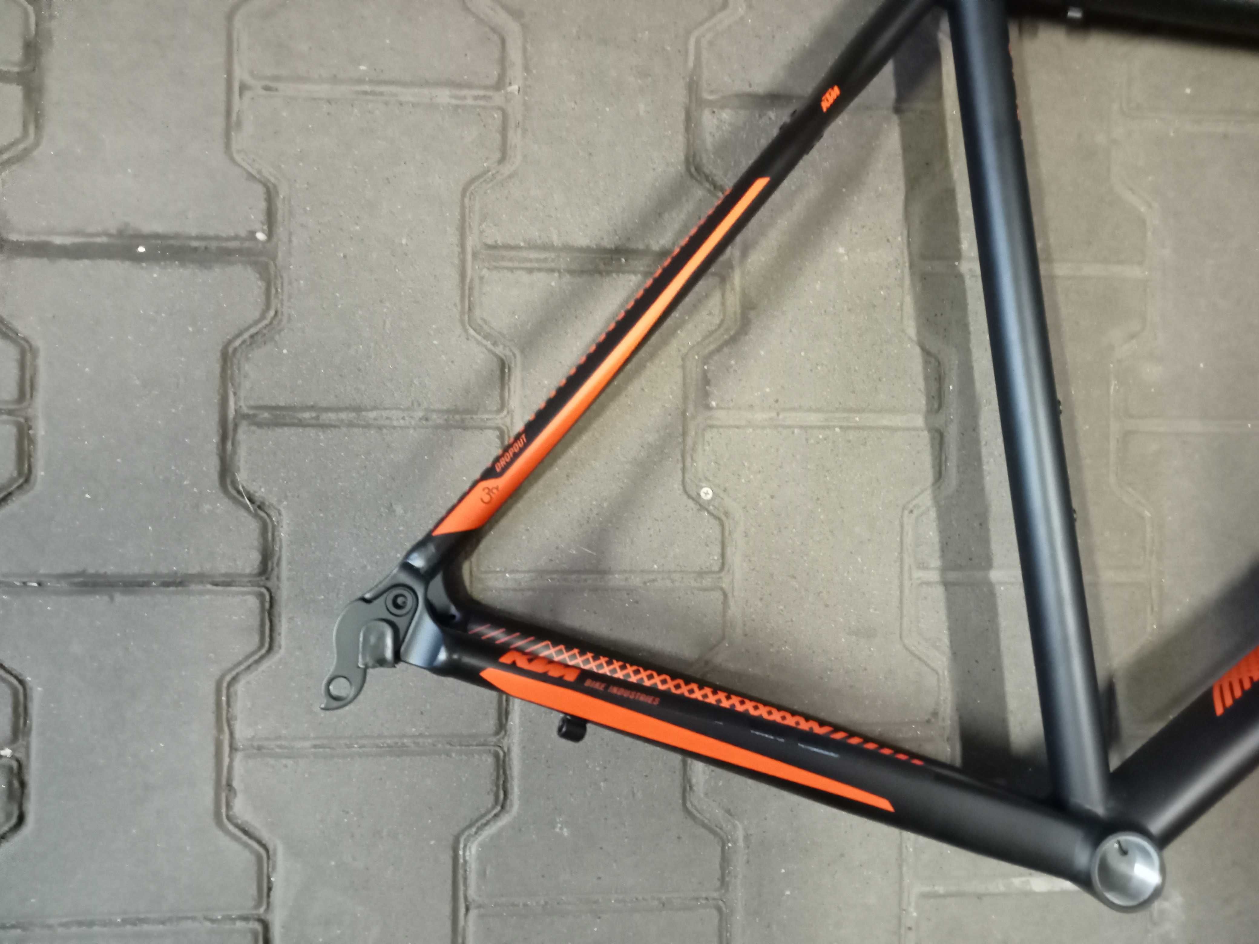 nowa rama szosowa ktm strada,wielkość 59 cm