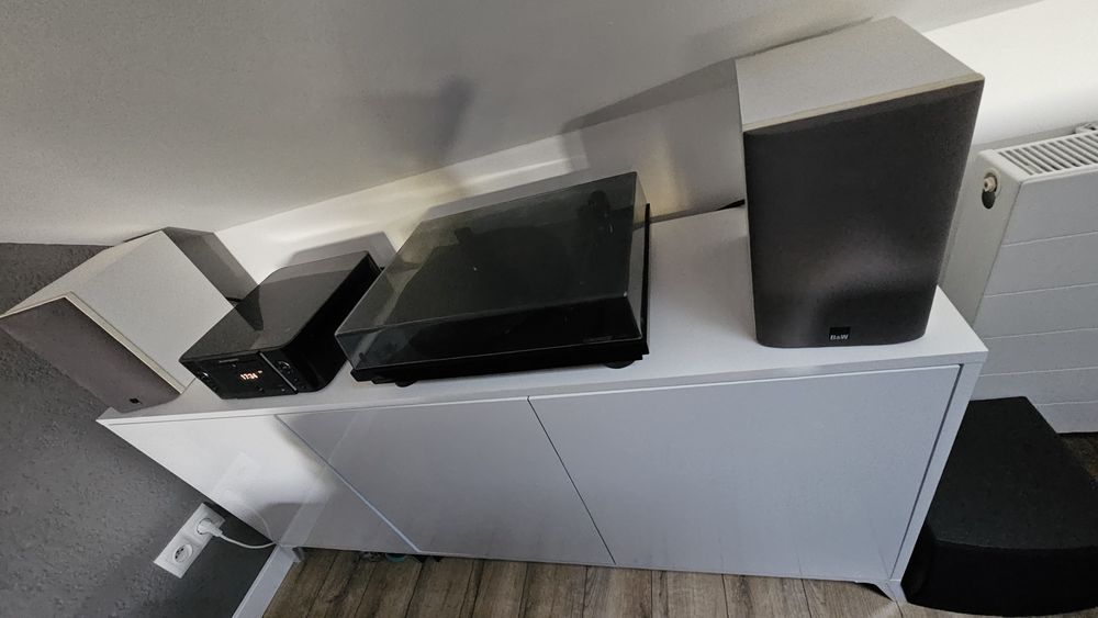 Marantz mcr 611, bowers wilkins 686 ,reloop turn 3 mk2 sub yamaha