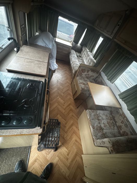 Caravana Sterling ecless 4 camas ano1999com panel solar