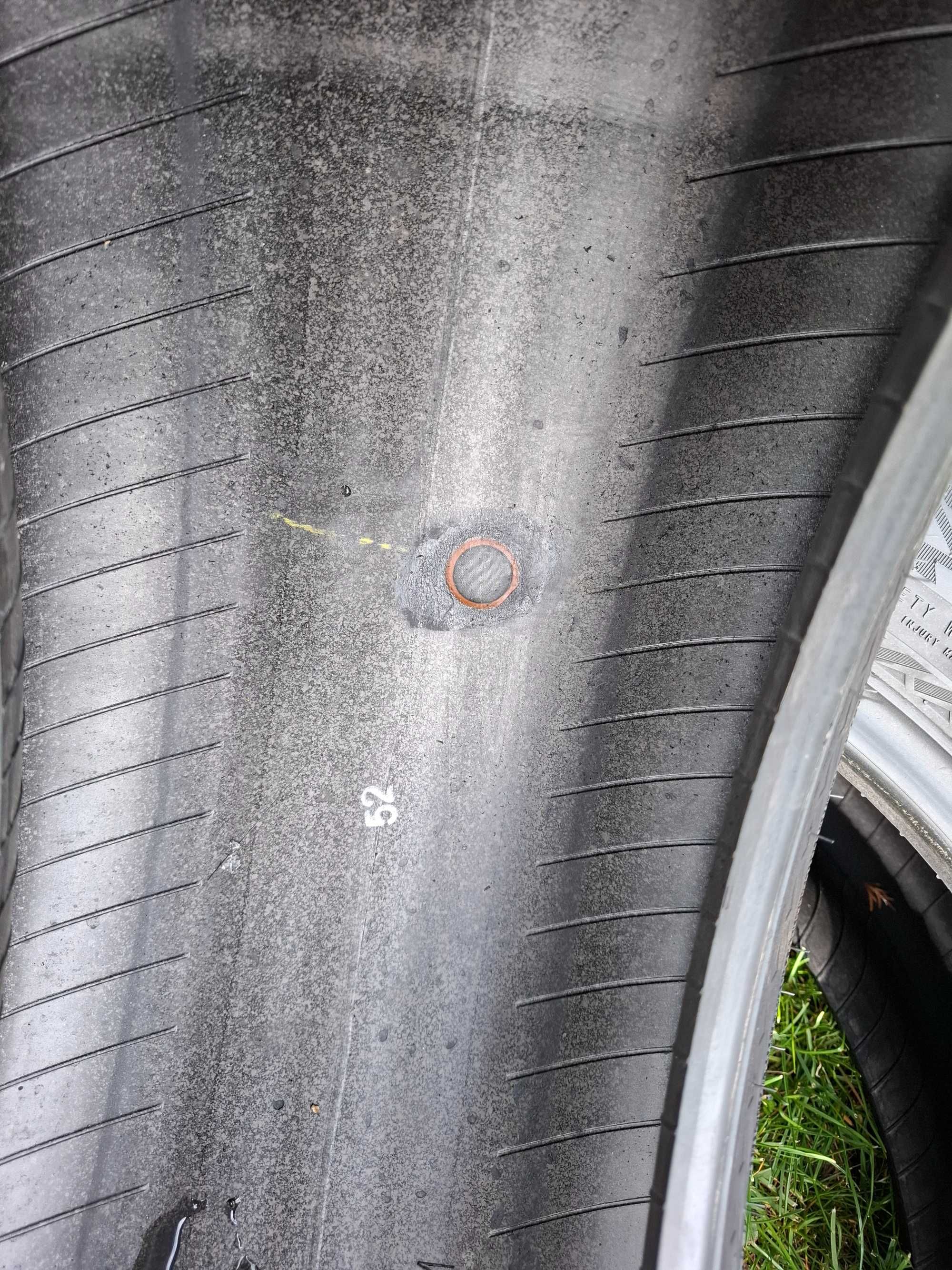Opony Nokian 225 55 R  18