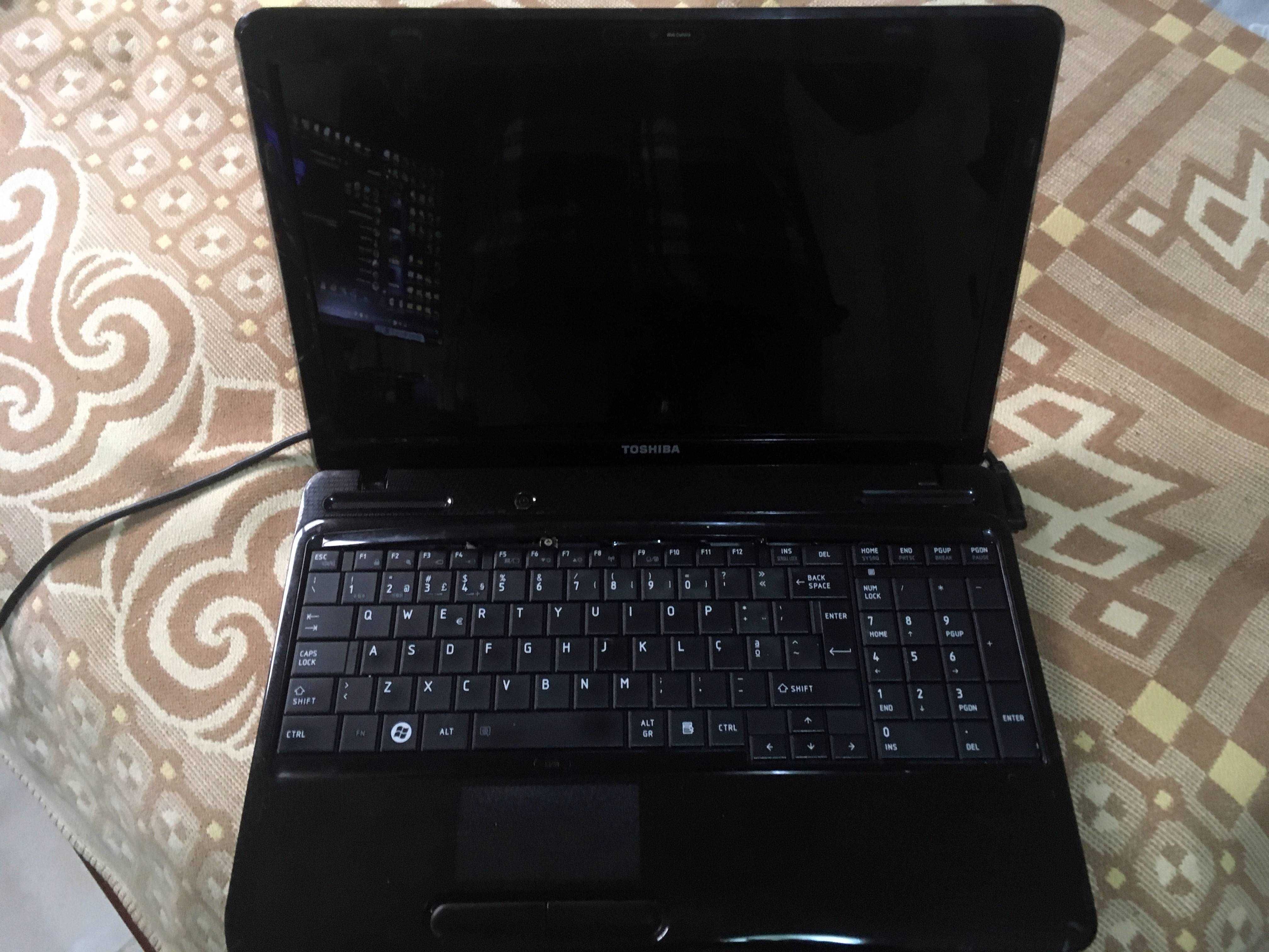 Toshiba Satellite L650-11F (PSKIJE) para venda componentes.