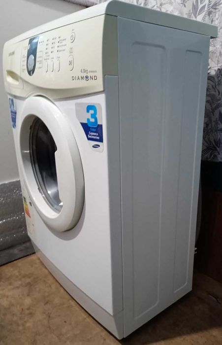 Продам пральну машину Samsung WF0400N2N - 3000 грн
