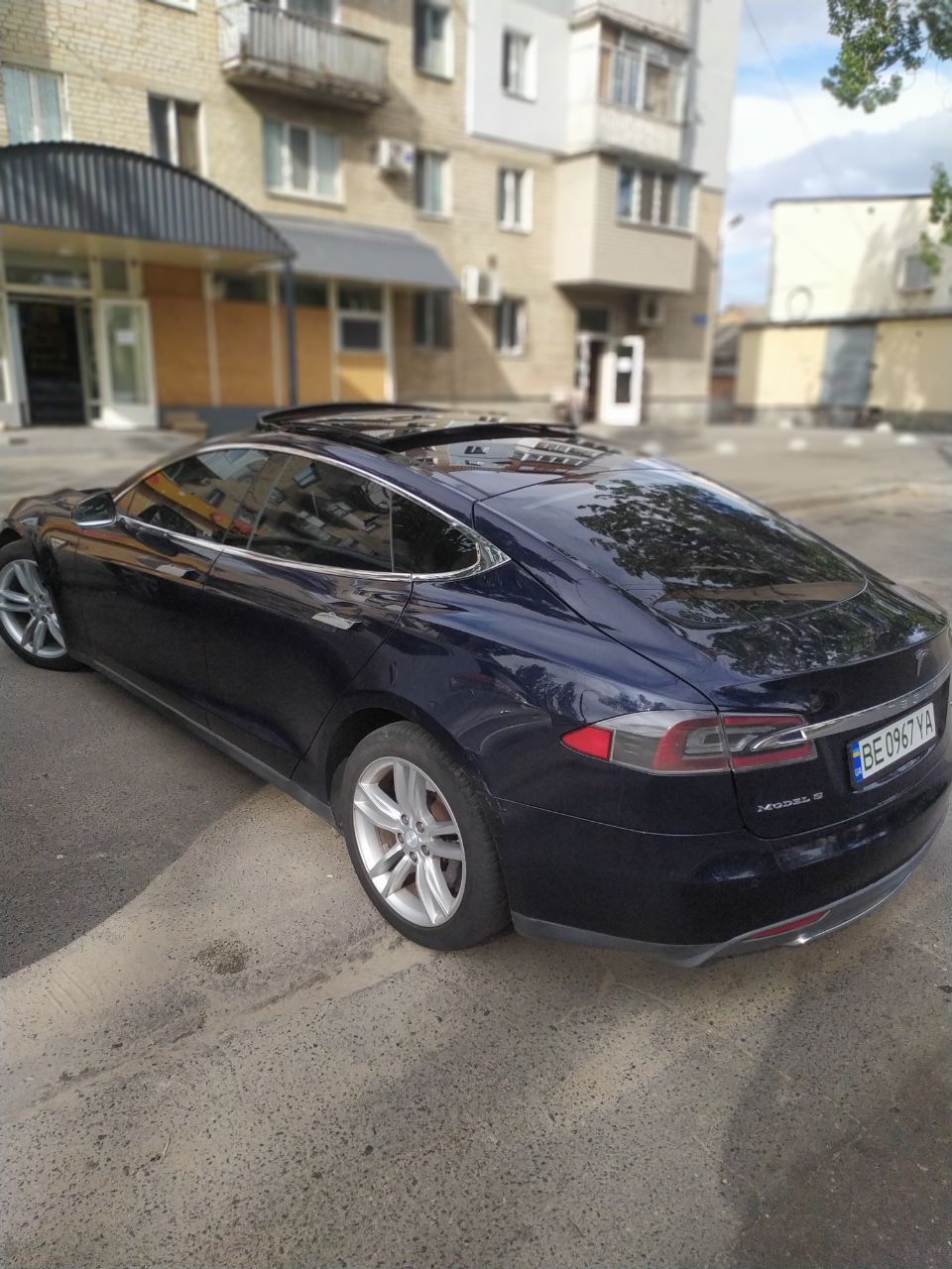 Продаю Теслу s 60