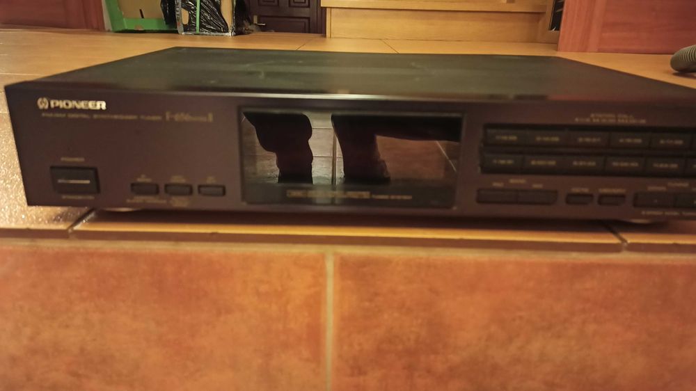 Tuner Stereo Pioneer F-656 markII w pełni sprawny i ładny stan panelu