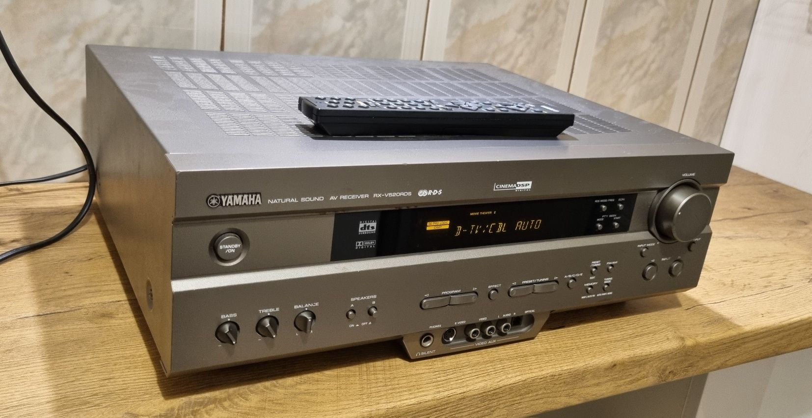 Amplituner wzmacniacz YAMAHA RX-V520