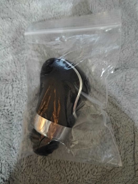 Sprzedam nową Gałkę do zmiany biegów nie pasuje do samochodu FORD MOND