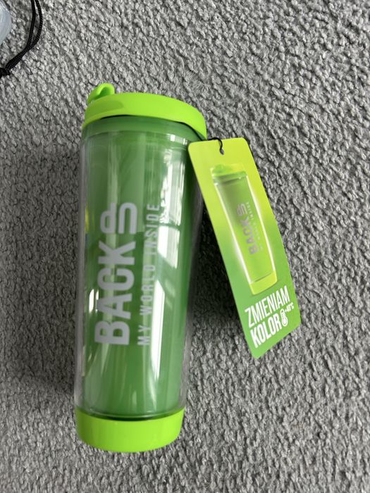 Nowy kubek/ bidon zmieniający kolor