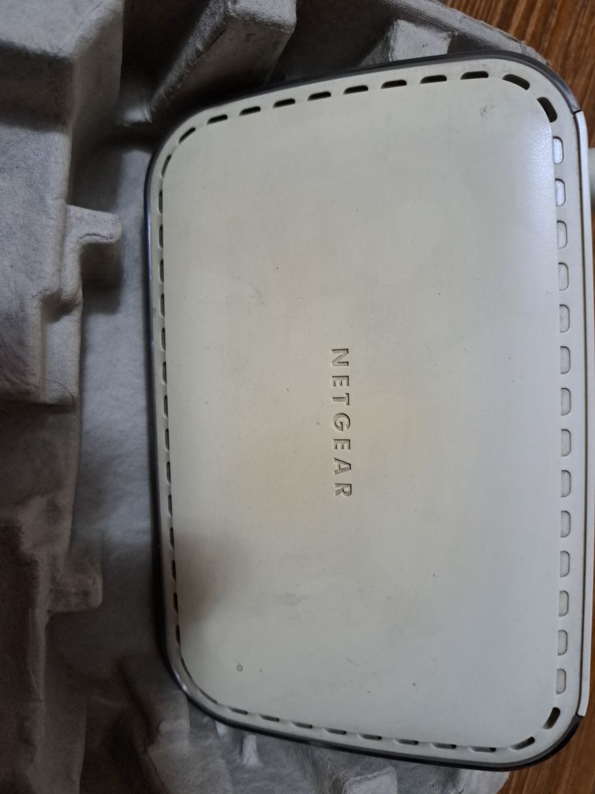 Sprzedam router uzywany w dobrym stanie.