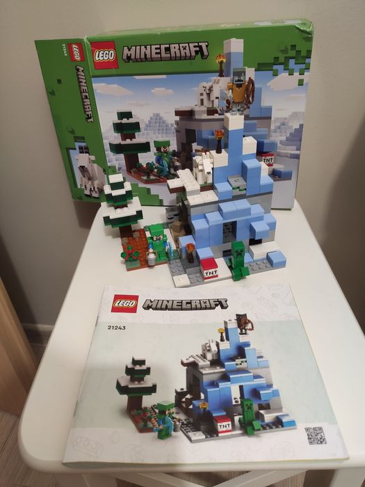 Klocki LEGO Minecraft 21243 Ośnieżone szczyty kompletne