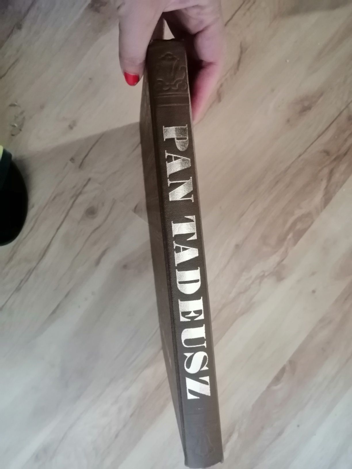 Książka" Pan Tadeusz" Adam Mickiewicz z 1982 roku twarda oprawa