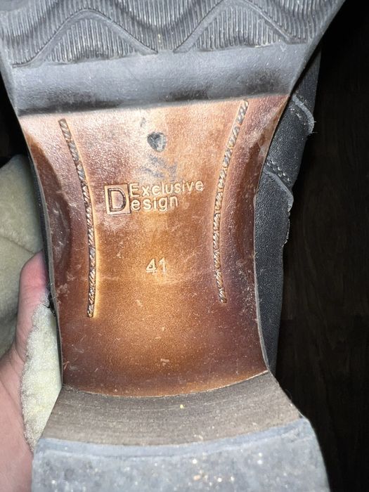 Продам, жіночі чоботи  чорні на хутру.