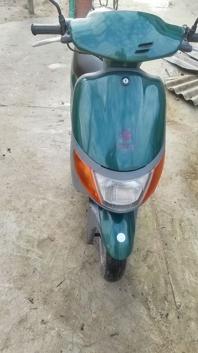 Продам скутер сузуки летс в отличном состояние полностью рабочий