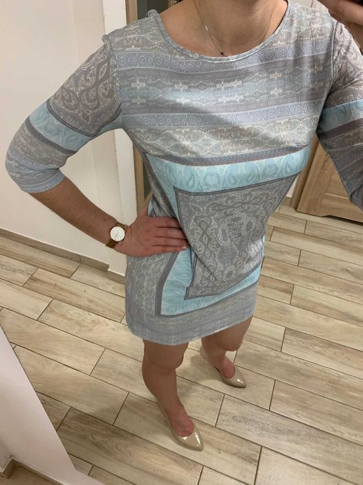 Niebieska sukienka etno