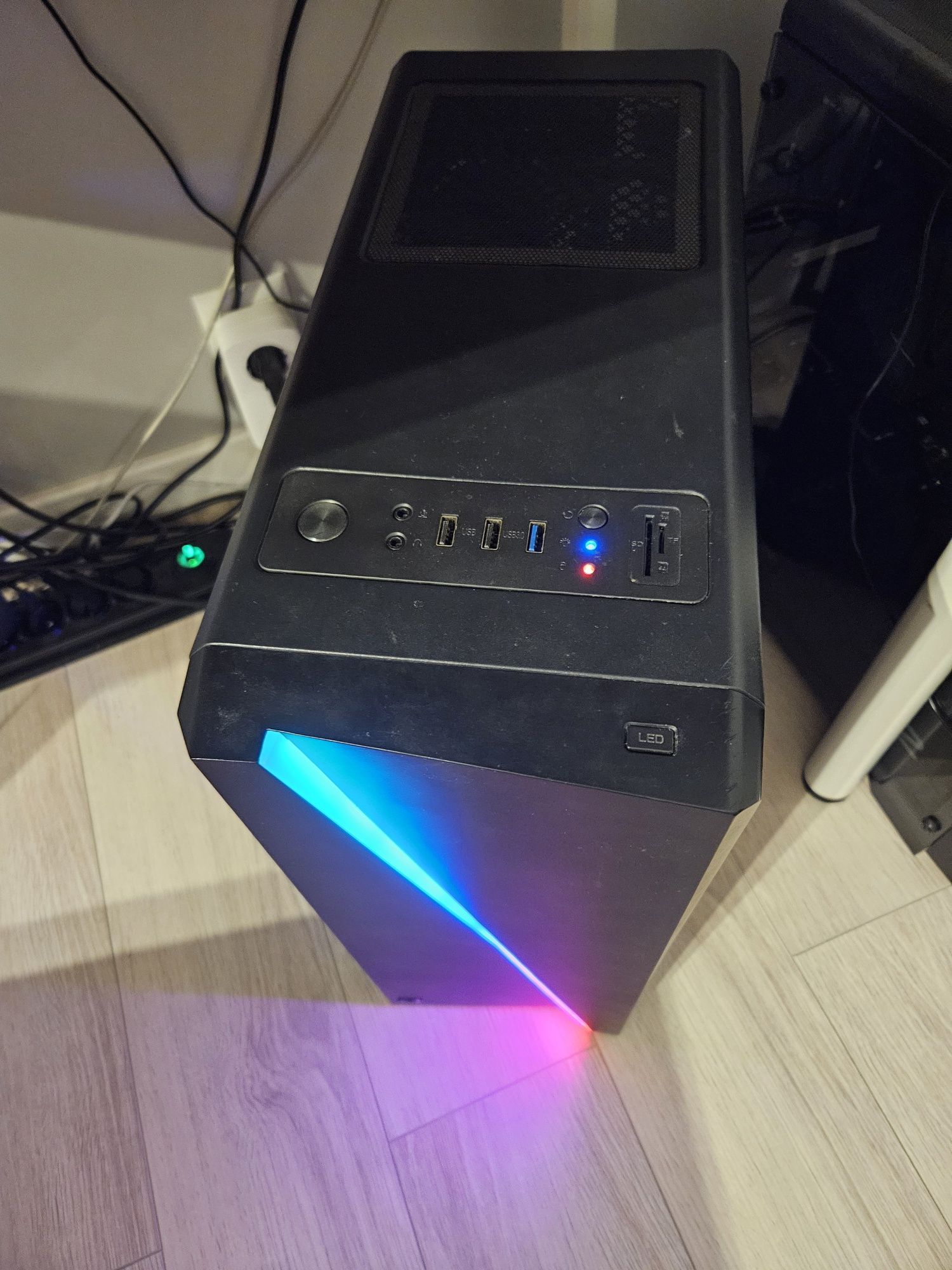 Komputer Gaming Core i5 9400F/16GB /RTX3060 12GB/ 500SSD+500HDD/ Win11