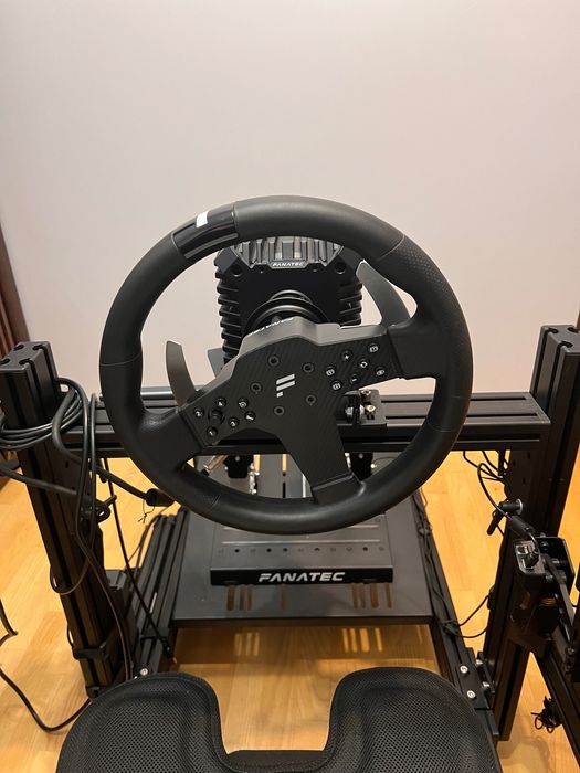 Fanatec CSL DD - baza, dwie kierownice QR2, pedały, zasilacze 5 i 8nm